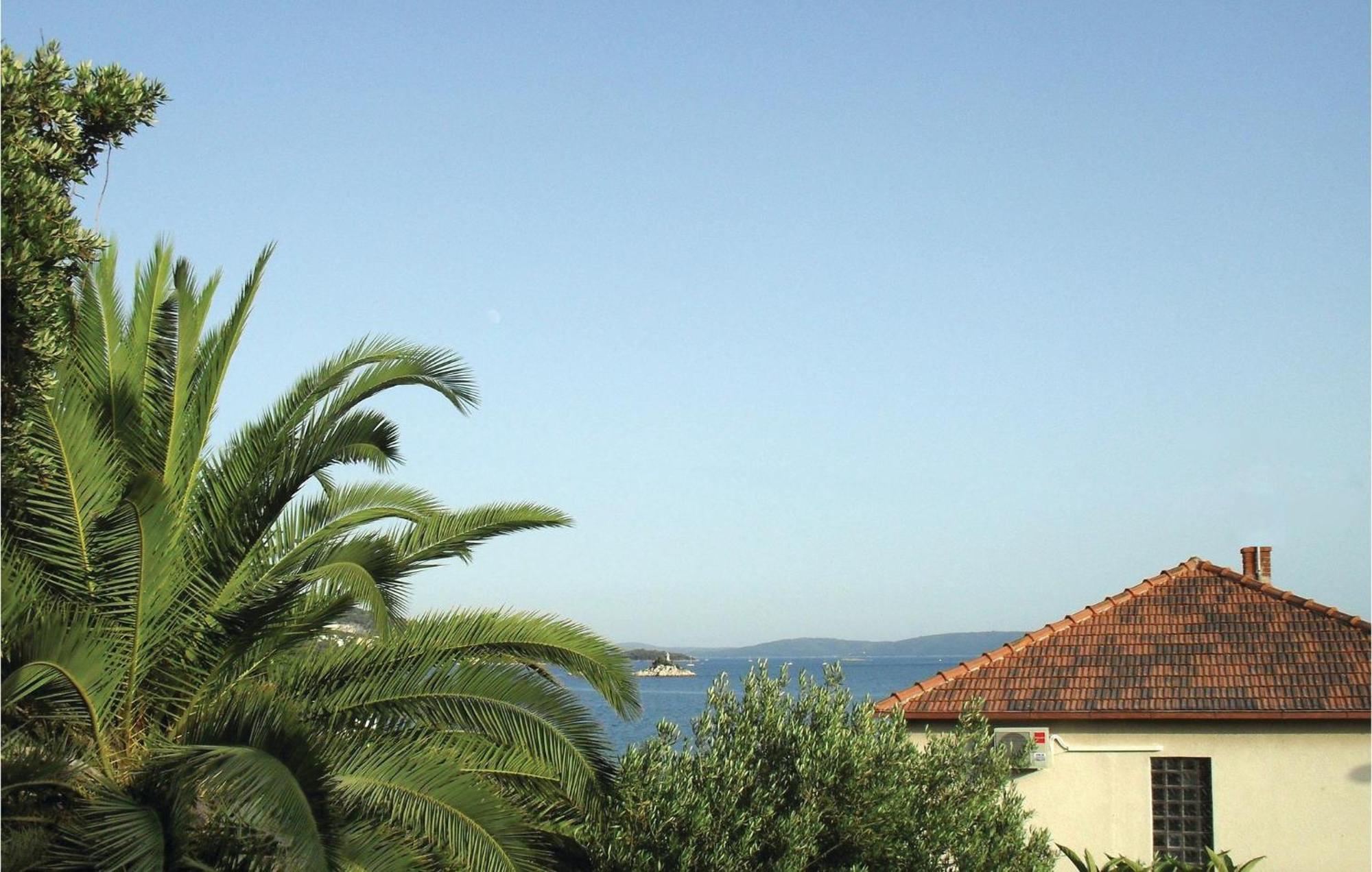 Awesome Home In Seget Vranjica With Wifi Exterior foto