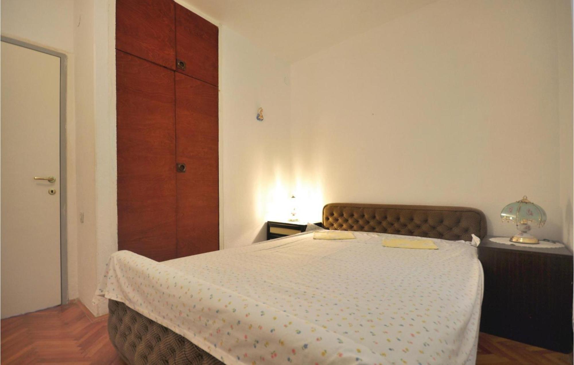 Awesome Home In Seget Vranjica With Wifi Exterior foto