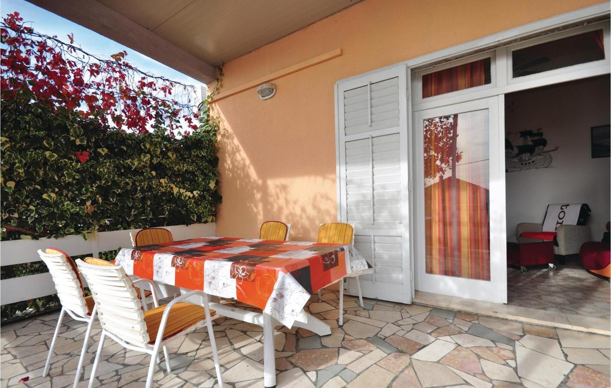 Awesome Home In Seget Vranjica With Wifi Exterior foto
